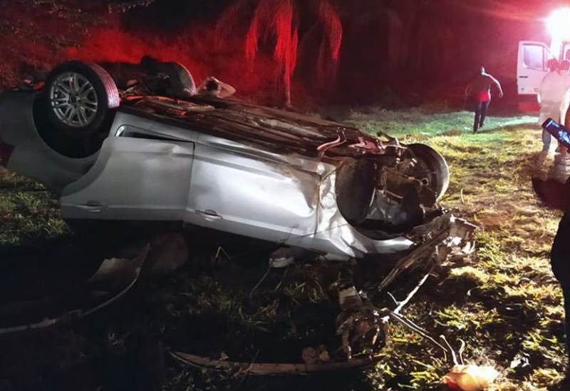 Motorista fica ferido após bater em pedra e capotar em Astolfo Dutra