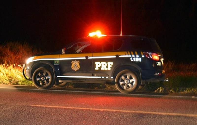 Acidente com três veículos deixa um morto na BR-267 em Bicas