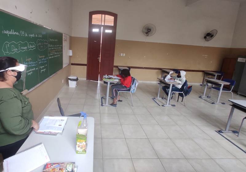 Alunos retornam às aulas em Leopoldina