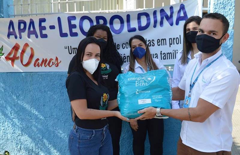 Energisa doa 5 toneladas de alimentos a 300 famílias