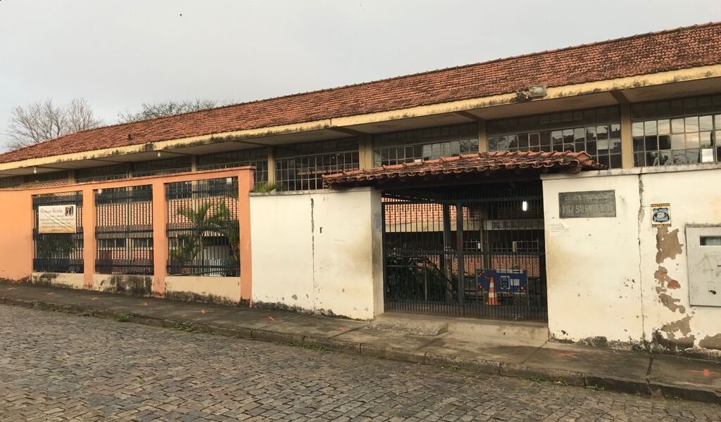 Mais uma escola estadual em Leopoldina tem aulas suspensas após registros de casos da Covid