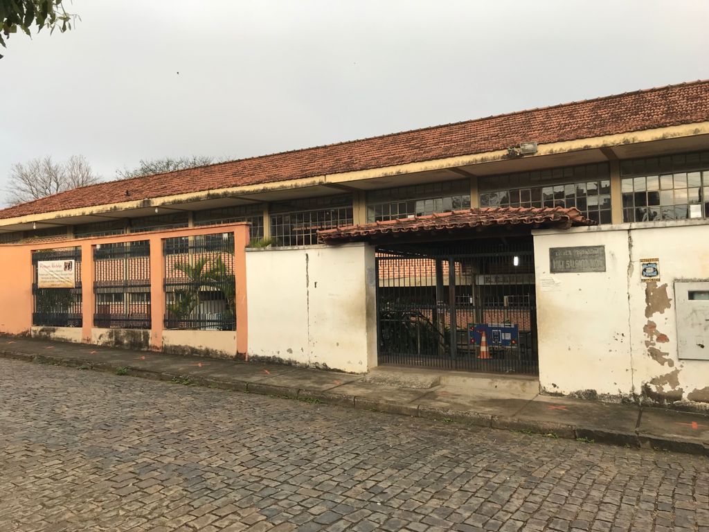Mais uma escola estadual em Leopoldina tem aulas suspensas após registros de casos da Covid
