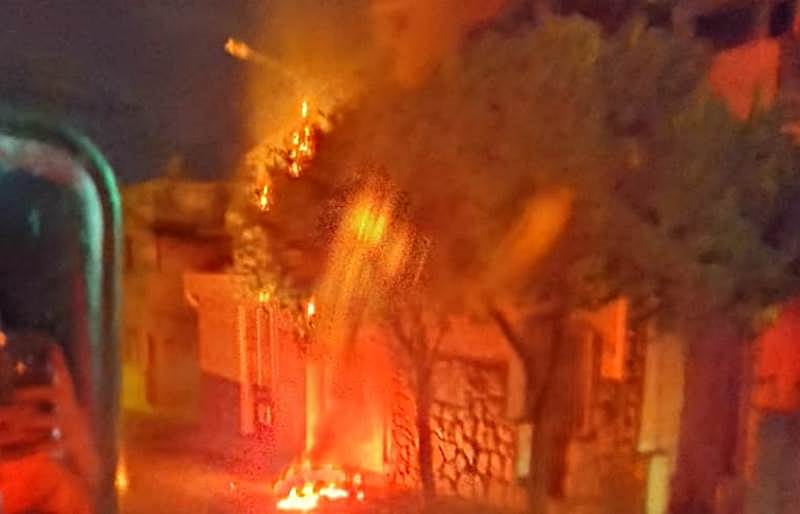 Incêndio causado por curto-circuito mobiliza bombeiros no Alto da Ventania em Leopoldina