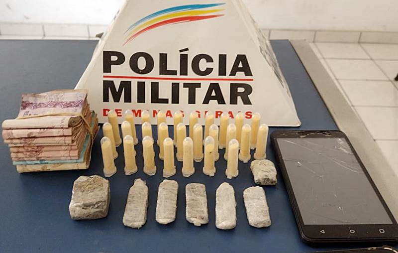 Operação da PM em Além Paraíba prende suspeito de tráfico e apreende drogas