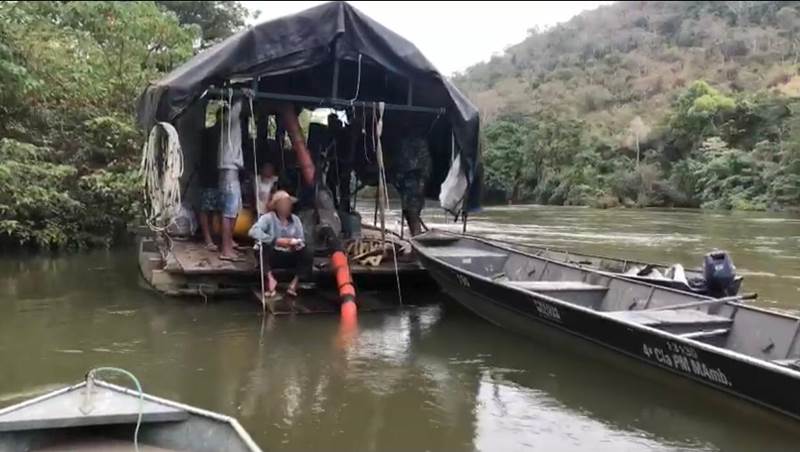 PM de Meio Ambiente e Polícia Federal prendem 3 pessoas por extração ilegal de ouro em Volta Grande