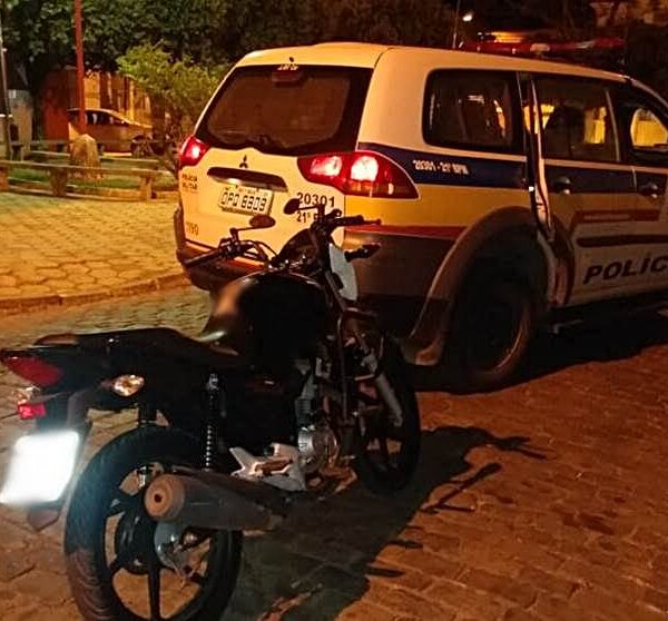 Dupla é presa com drogas durante abordagem da PM no Centro de Leopoldina