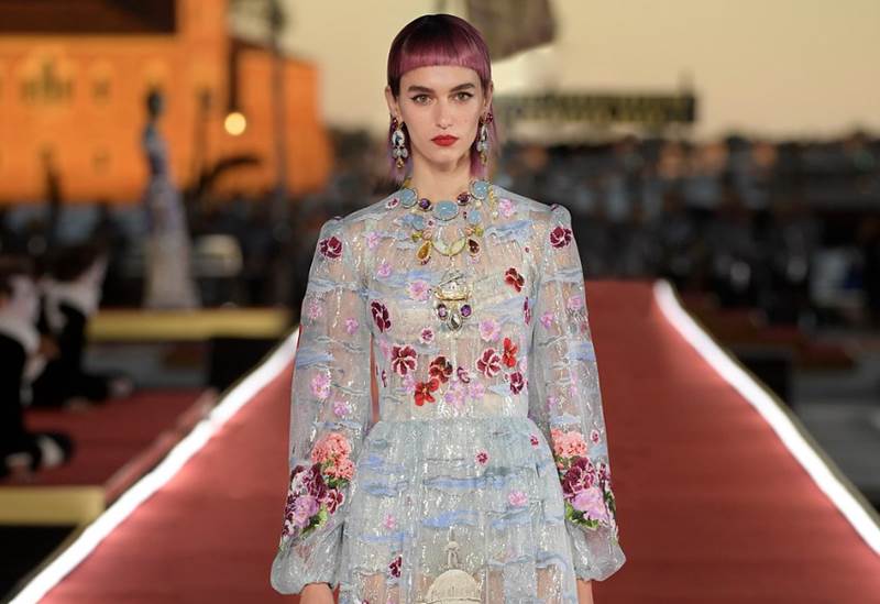 Modelo leopoldinense Rayssa Medeiros brilha na Europa em desfile da grife Dolce & Gabbana