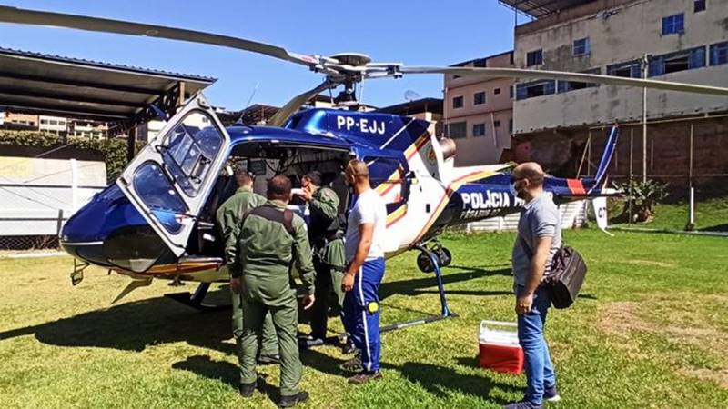 Helicóptero da PM auxilia no transporte de órgãos de Muriaé para transplante em JF
