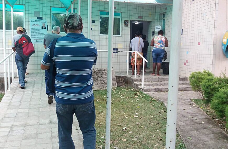 Leopoldina aplica 4ª dose da vacina contra Covid para maiores de 25 anos