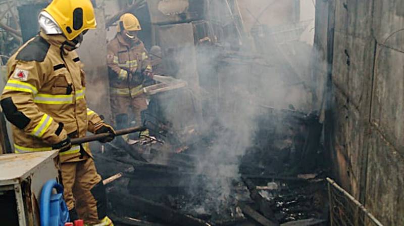 Incêndio em depósito mobiliza Corpo de Bombeiros no Centro de Além Paraíba