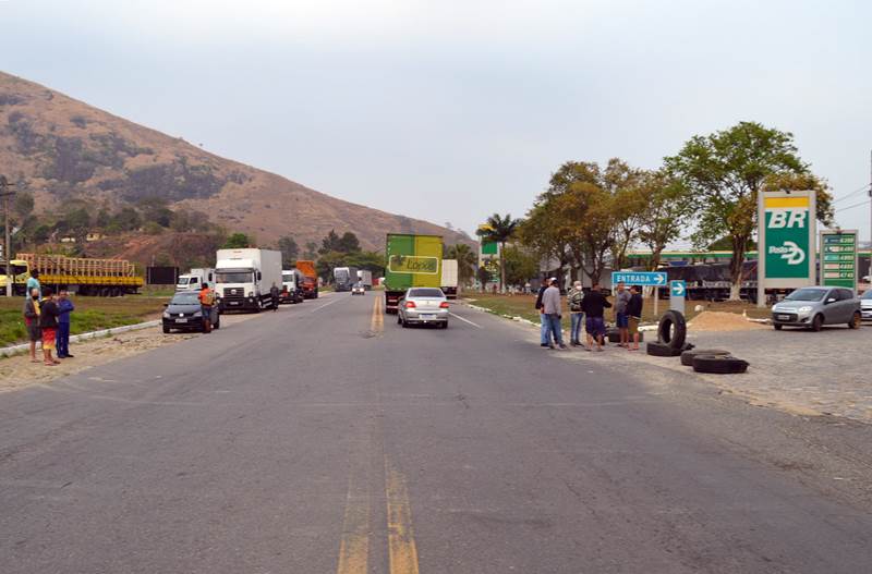 Paralisação dos caminhoneiros recua e Leopoldina não tem ponto com bloqueio