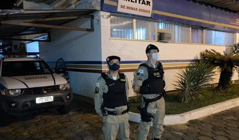 PM de Leopoldina prende suspeito de tráfico durante abordagem na Mina de Ouro