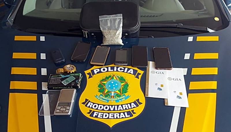 PRF recupera carga roubada de diamantes avaliada em R$ 1 milhão