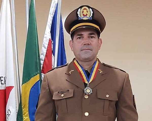 Sargento Titonelli, da 37ª Cia PM de Leopoldina, é homenageado pela PMMG com medalha Alferes Tiradentes