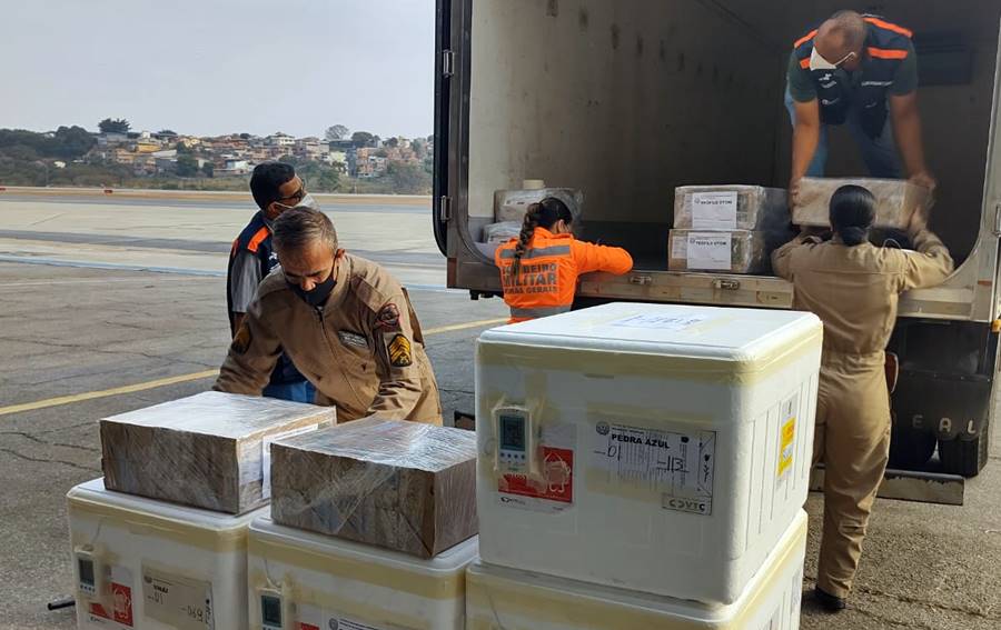 Minas distribui mais de 633 mil doses de vacinas contra a covid-19