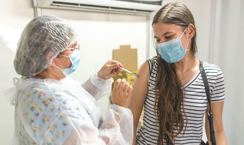 Adolescentes de 12 anos podem se vacinar contra a Covid nesta sexta em Leopoldina