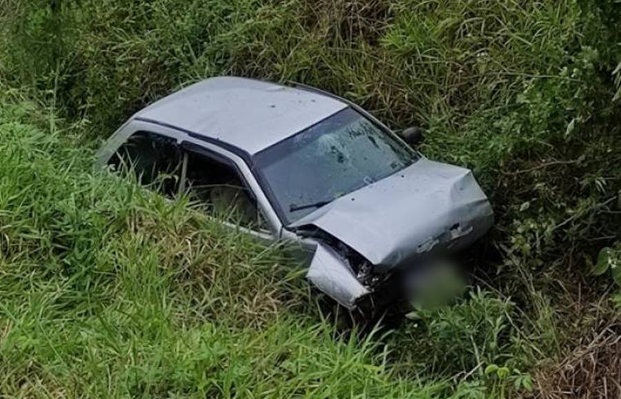 Motorista fica ferido em capotamento na BR-356 em Muriaé