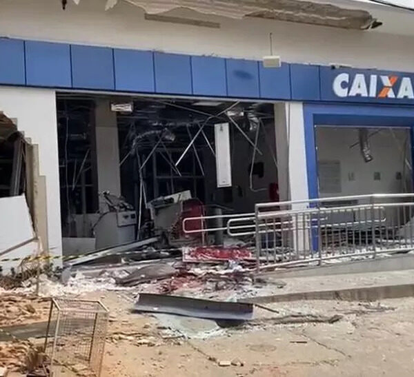 Polícia Federal faz operação contra grupo especializado em roubos a bancos na região