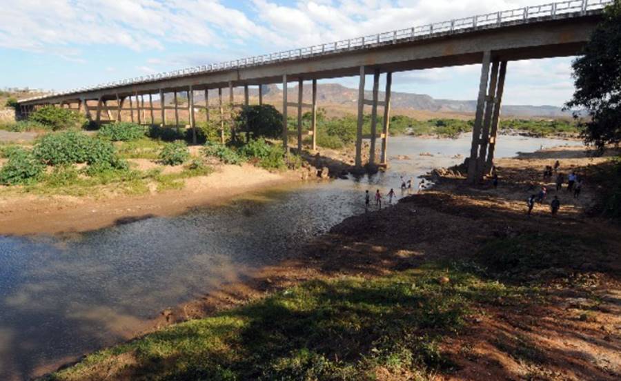 Cinco cidades mineiras têm racionamento de água e 10 estão em estado de atenção