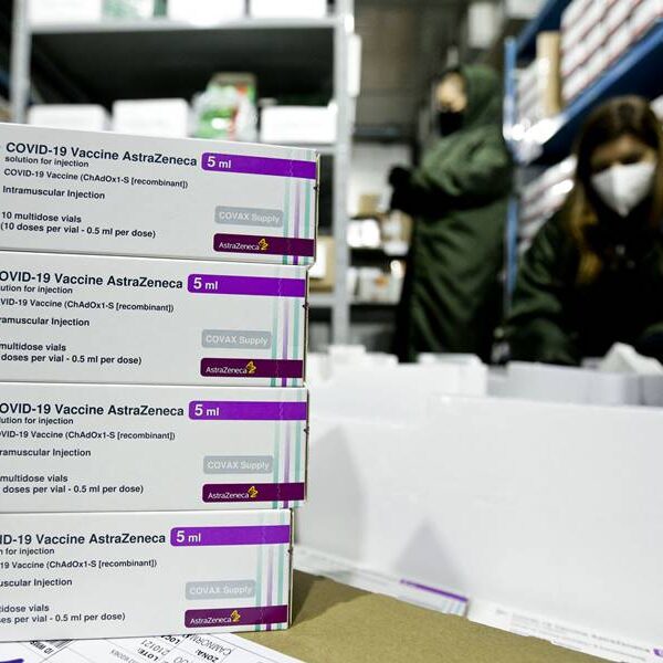 Leopoldina aplica 2ª dose da AstraZeneca em pessoas que receberam a primeira até 30 de junho