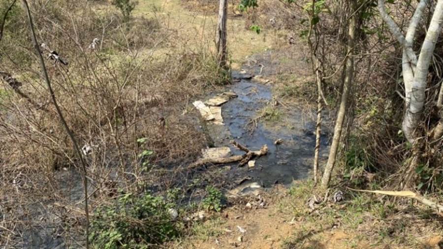 Lagoa de esgoto em bairro de Cataguases mobiliza Polícia Militar do Meio Ambiente