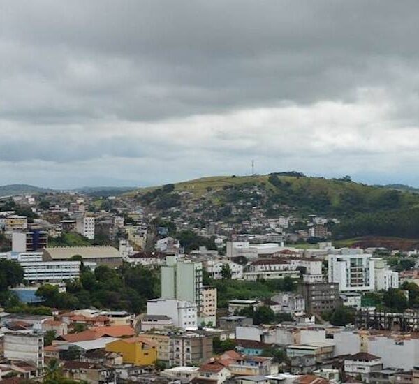 Frente fria deixa dias chuvosos na região de Leopoldina