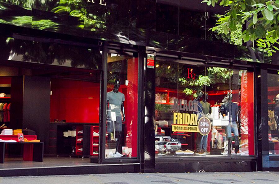 Procon alerta consumidores sobre práticas abusivas que podem ocorrer na Black Friday