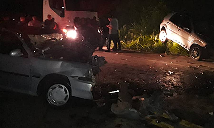 Oito pessoas ficam feridas após colisão frontal de carros na MGC-120 em Viçosa