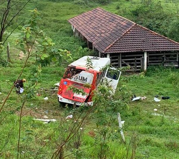 Morre vítima de acidente com micro-ônibus do Cisum na BR-267