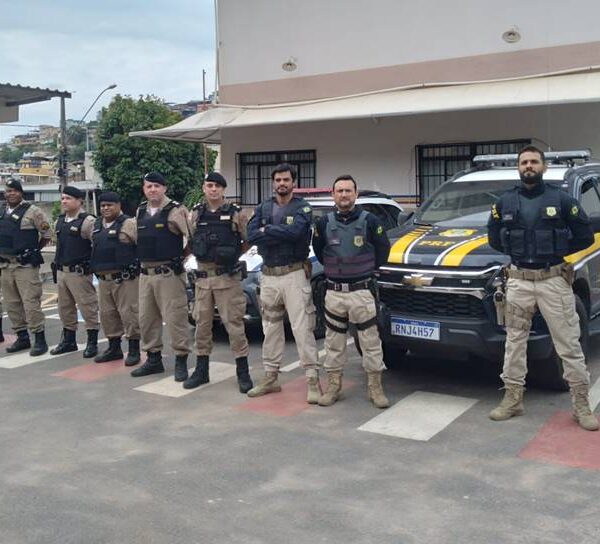 PRF e PM fazem operação contra desmanche de carros em Muriaé