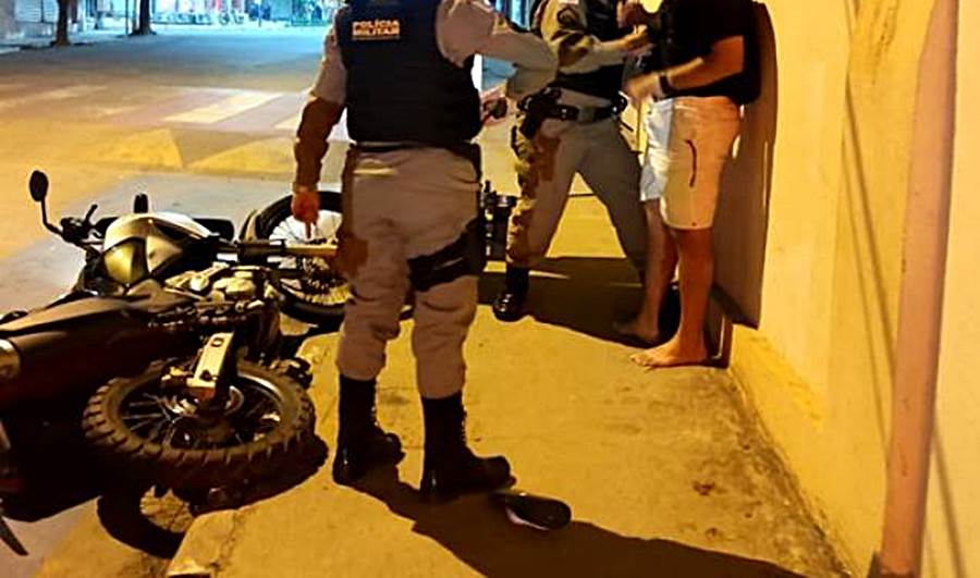 Motociclista embriagado atropela policial e acaba preso durante blitz em Muriaé