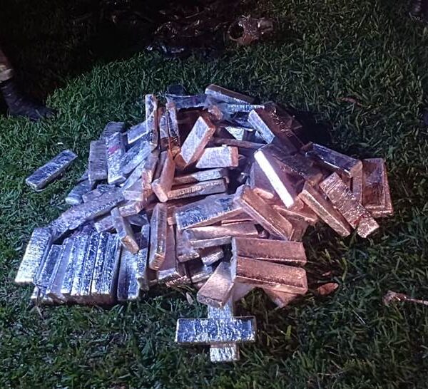 Carro com mais de 100 quilos de maconha é apreendido pela PM em Laranjal