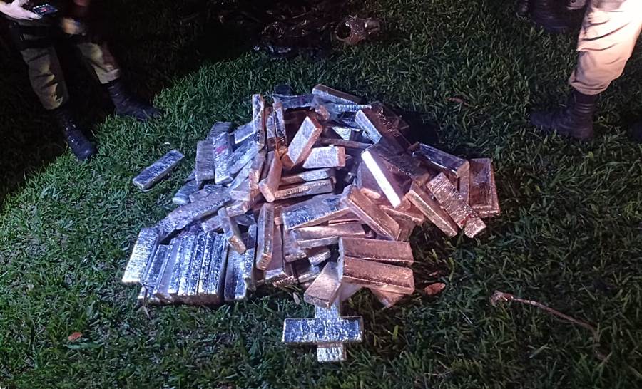 Carro com mais de 100 quilos de maconha é apreendido pela PM em Laranjal