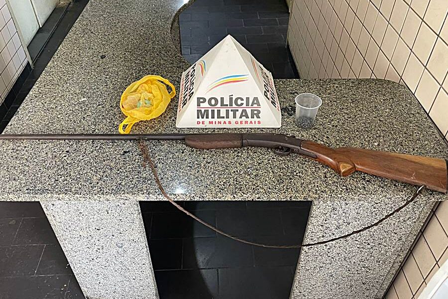 Polícia Militar apreende espingarda usada para caça em Leopoldina