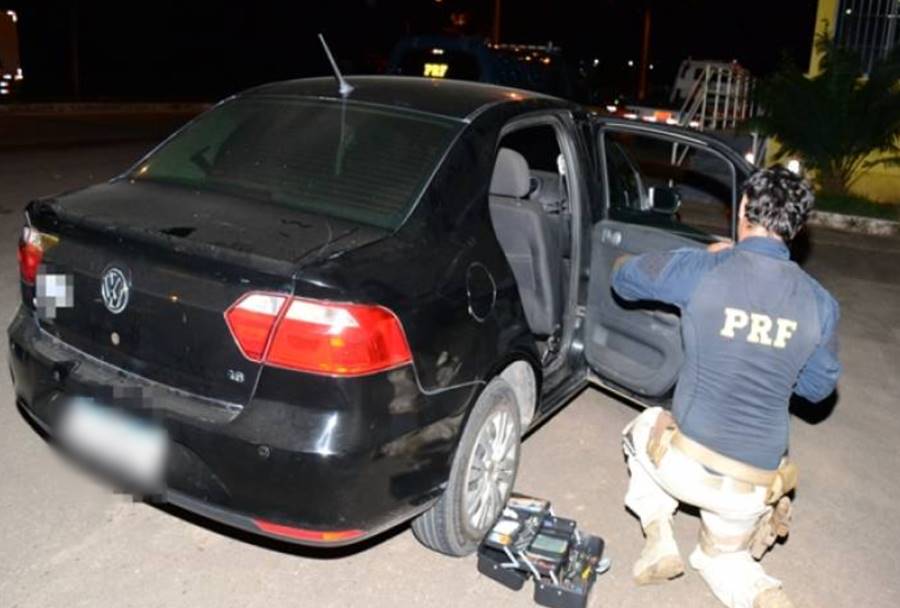 Motorista de aplicativo é preso pela PRF em Muriaé com carro roubado há 7 anos