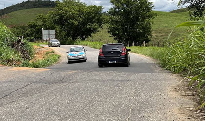 Justiça determina que DEER-MG recupere trecho da MG-447 com afundamento em Cataguases