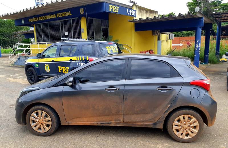 PRF apreende 1 kg de cocaína durante fiscalização na BR-356 em Muriaé