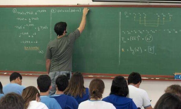 Câmara de Leopoldina aprova projeto de lei que autoriza criação de curso pré-vestibular gratuito