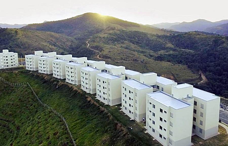 Governo Federal entrega 400 apartamentos a famílias de baixa renda de Caratinga