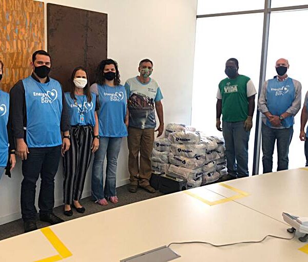 Doação de cestas básicas beneficia mais 650 famílias e instituições da região