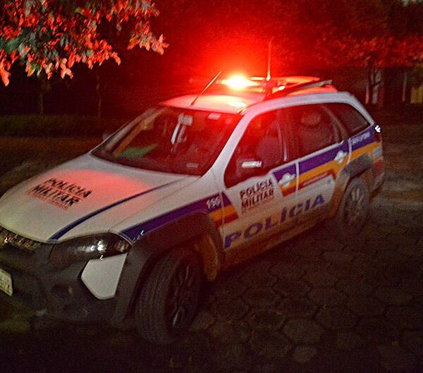 PM de Leopoldina apreende 66 pedras de crack no Alto do Cemitério