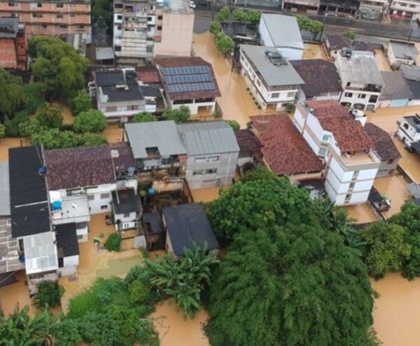 Cataguases disponibiliza escolas municipais para abrigar desalojados após enchentes