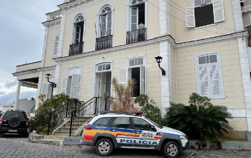 Operação em Além Paraíba apura irregularidades cometidas por médico no tratamento da Covid-19