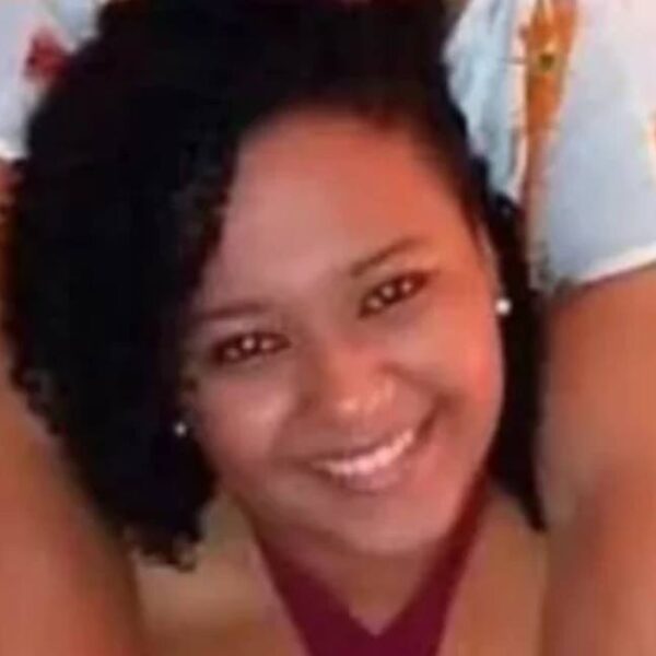 Família faz campanha em Leopoldina para comprar cadeira de rodas motorizada para jovem de 21 anos