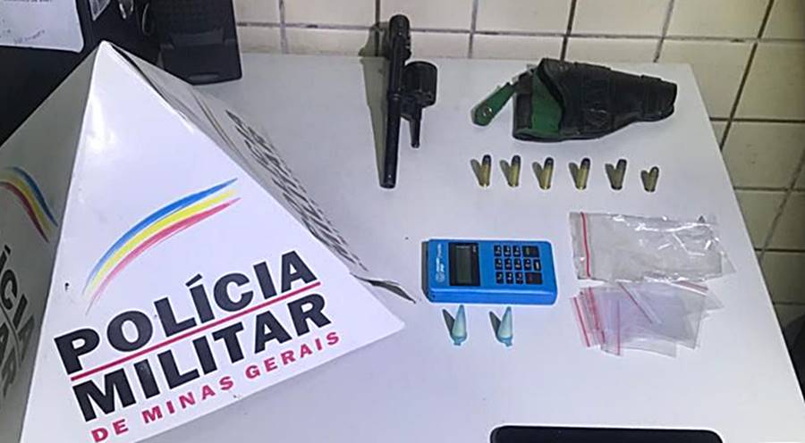 PM prende suspeito de roubo na Quinta Residência e apreende arma de fogo municiada