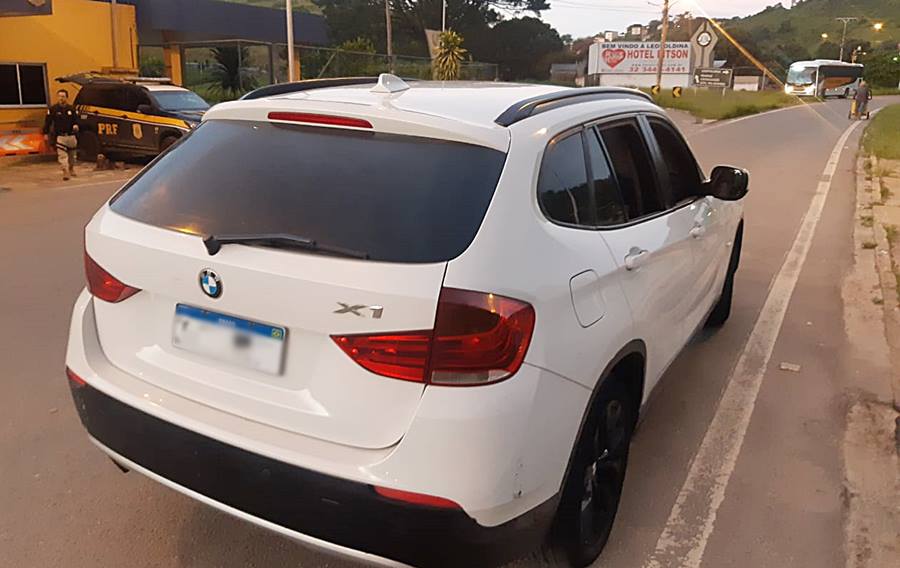 Motorista é preso com BMW clonada durante fiscalização da PRF em Leopoldina