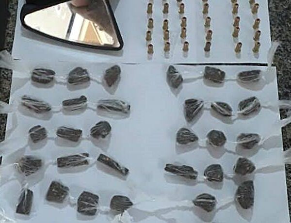 PM apreende drogas, munições, moto clonada e prende suspeitos em Leopoldina