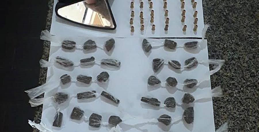PM apreende drogas, munições, moto clonada e prende suspeitos em Leopoldina