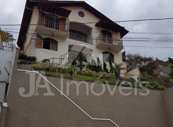 Casa aconchegante no Centro de Leopoldina - Venda