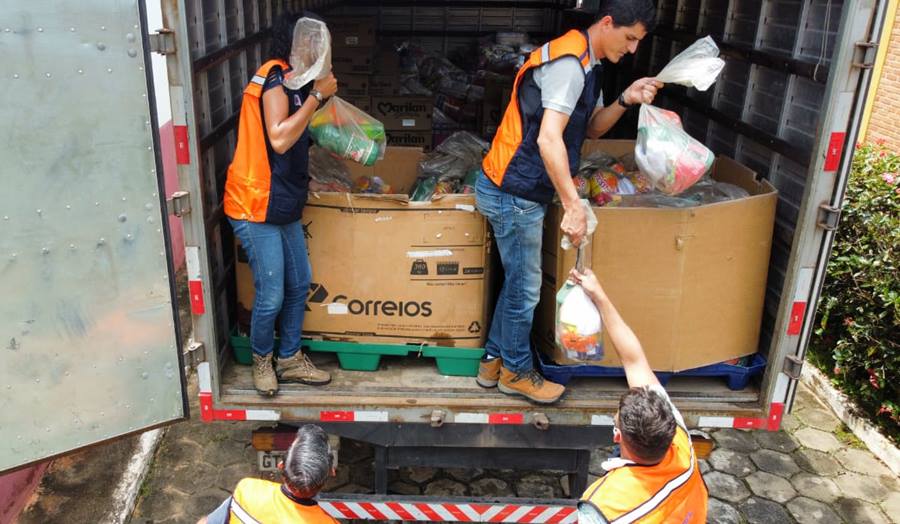 Defesa Civil distribui suprimentos e colchões para cidades da região afetadas pelas chuvas